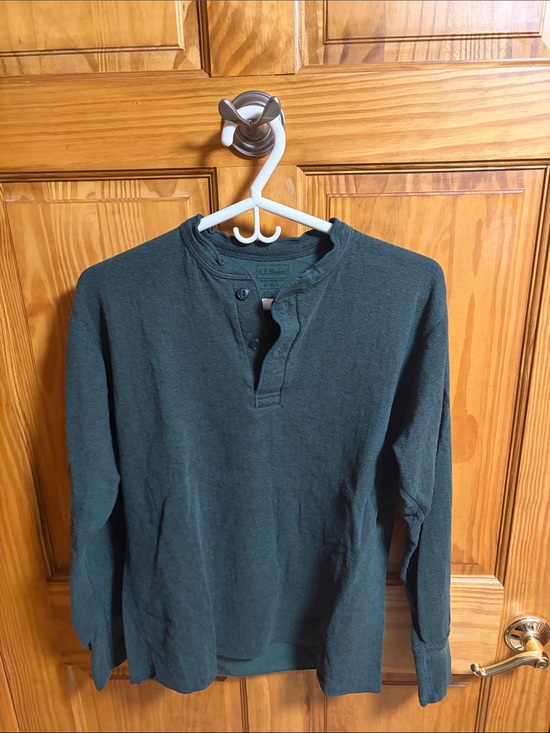 L.L. Bean Other - L.L. Bean Men's Long-Sleeve Henley in Forest Green